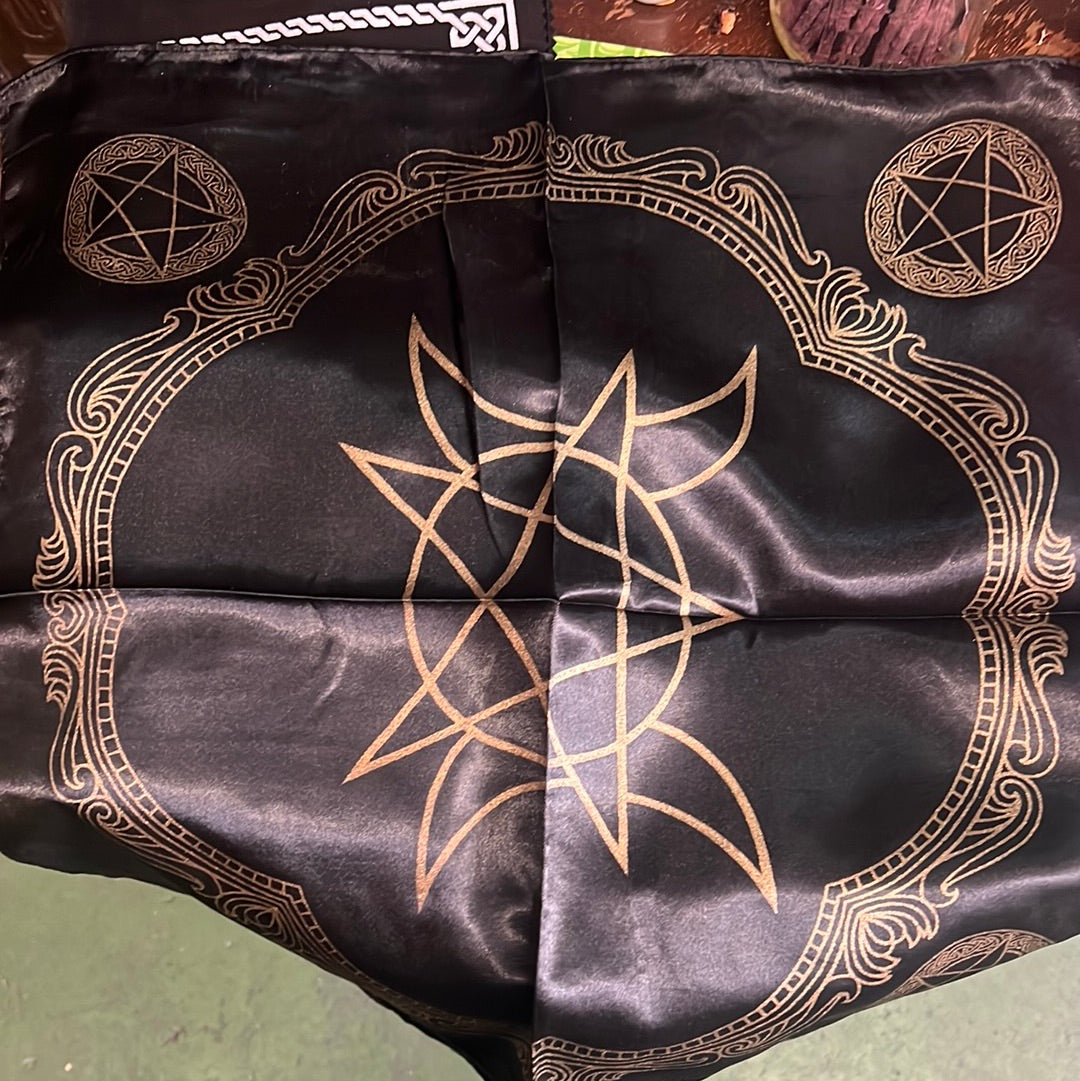 Triple moon pentagram alter cloth, 21x21