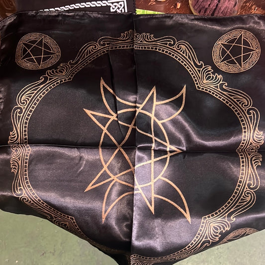 Triple moon pentagram alter cloth, 21x21